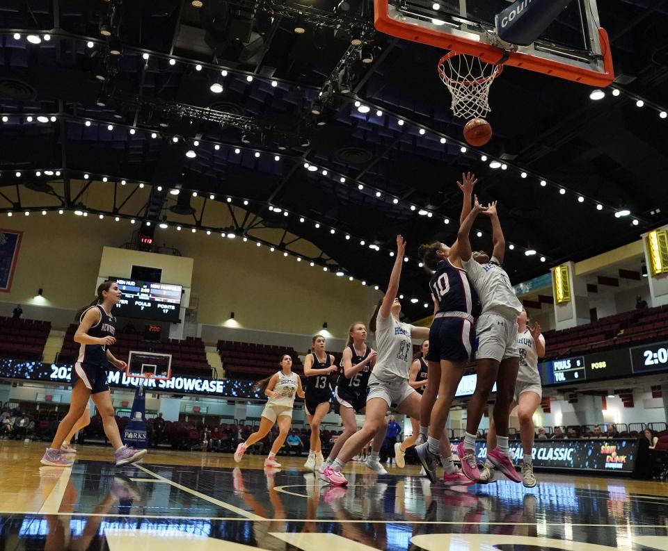 Hen Hud's Alexa Robinson (10) works for a rebound agsinst New Fairfield (CT) during the Slam Dunk Showcase at the Westchester County Center in White Plains on Saturday, Jan. 6, 2024.