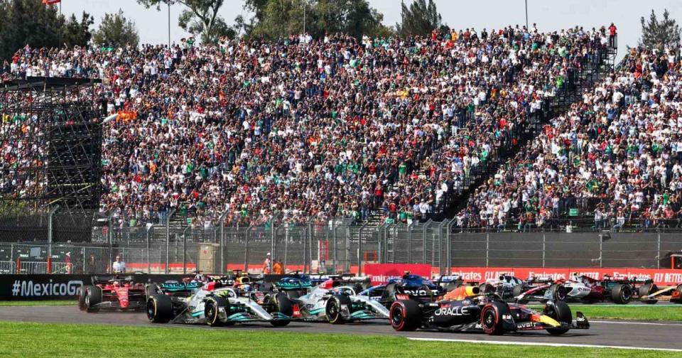 Max Verstappen leads the Mexican Grand Prix. Mexico City, October 2022. Credit: Alamy