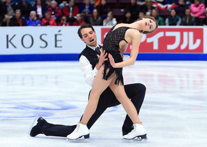 Alexandra Paul y Mitchell Islam sobre hielo