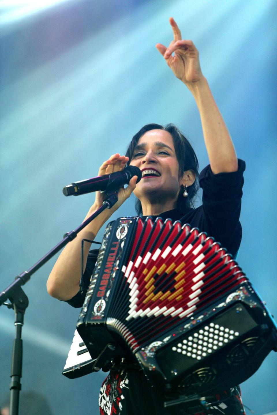 Julieta Venegas regresa a nuestra área por partida doble y entre semana.