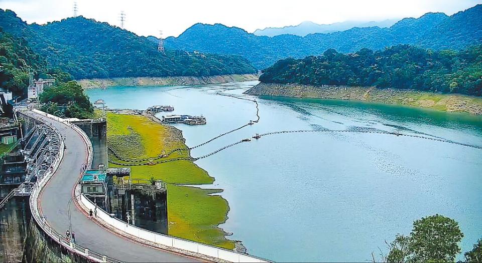 桃園石門水庫截至5月12日蓄水量為6683萬噸，有效蓄水率約32.5％。（蔡依珍攝）