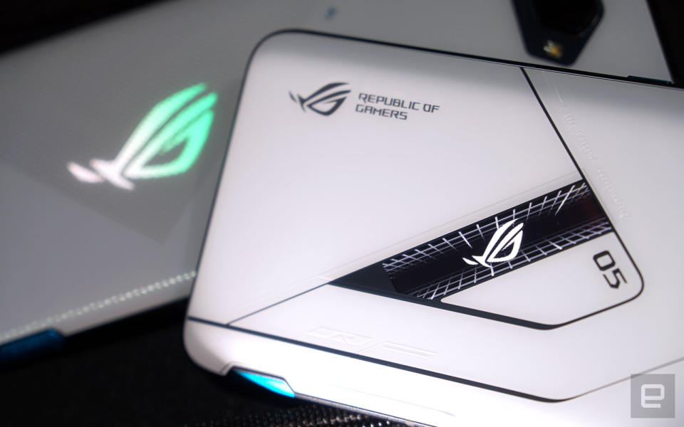 <p>ASUS ROG Phone 5 Ultimate</p>
