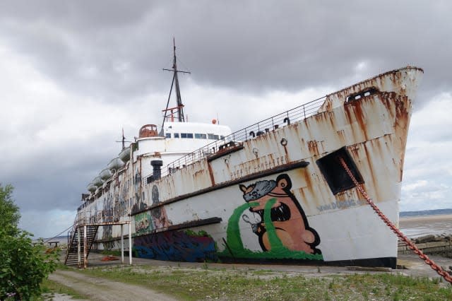 Explorer enters abandoned cruise ship off Wales for first time