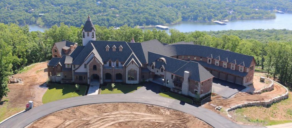 Cole and Heidi Hamels have donated their 32,000 square foot mansion in Table Rock Lake, Missouri to charity. (Realtor.com)