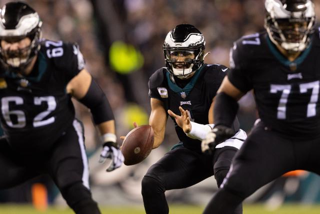 Photos from the Eagles' Sunday night victory over the Packers