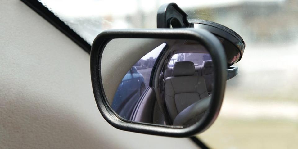 Best Blind-Spot Mirrors to Avoid Driving Collisions