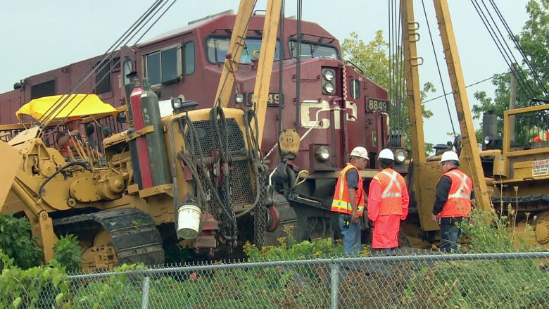 Crews clean up freight train derailment in midtown Toronto