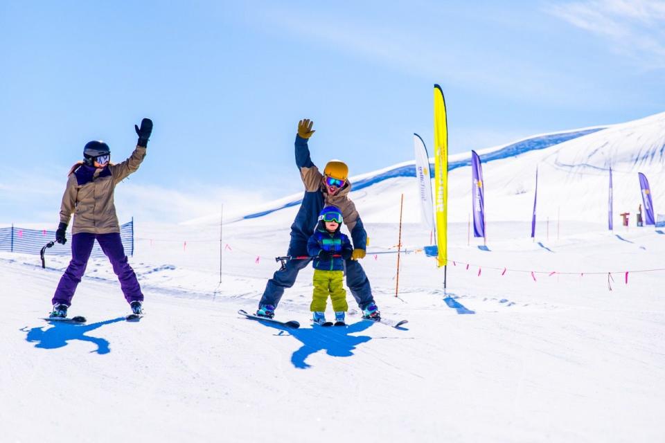 sun valley resort photographer sofia dewolfe idarado media photo caption family ski day on dollar mountain