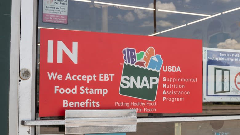 SNAP benefits sign on door