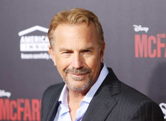 kevin-costner-smiling