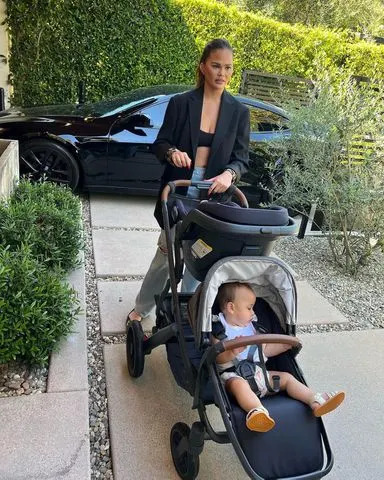 <p>Chrissy Teigen/Instagram</p> Chrissy Teigen and her kids