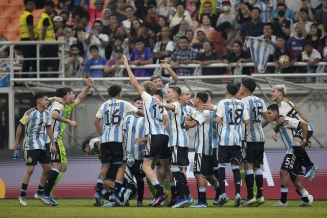 Mundial Sub 17: Argentina venció a Japón con un golazo del Diablito  Echeverri, Los otros festejos fueron de Valentino Acuña y Agustín Ruberto, Página