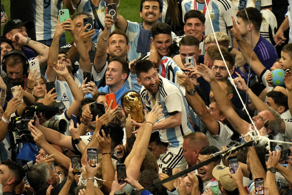 World champions Argentina return to top of FIFA rankings