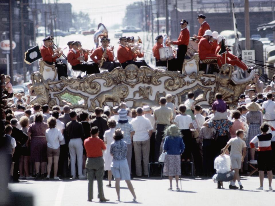 Spectators watch the Sauk County circus band in Milwaukee, Wisconsin, July 4, 1964.