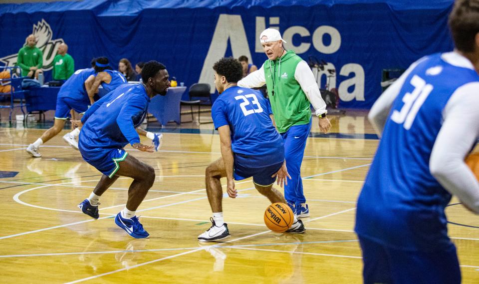 Members Florida Gulf Coast University menÕs basketball team including coach Pat Chambers practice on Tuesday, Sept. 24, 2024. It was the first practice for the upcoming season.