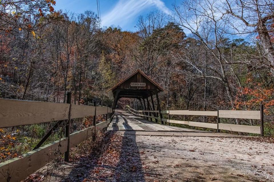 6 Road Trips Perfect for Fall Colors: Appalachian Highlands Scenic Byway \u2013 Alabama