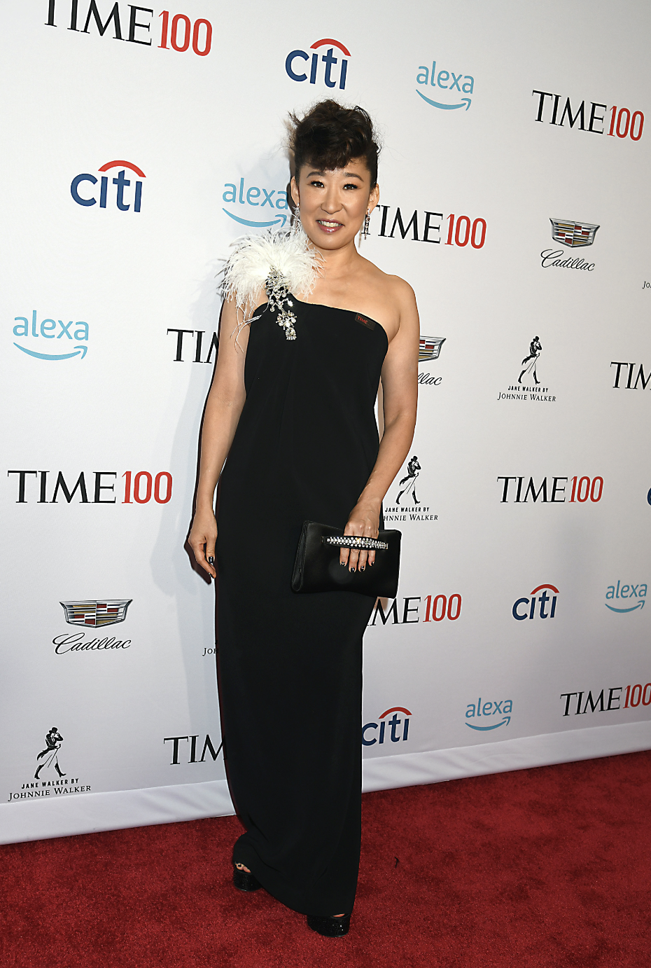 <p>The ‘Killing Eve’ star wore a strapless Oscar de la Renta gown paired with a Jimmy Choo clutch at the 2019 Time 100 Gala at Jazz at Lincoln Center in New York. <em>[Photo: PA]</em> </p>