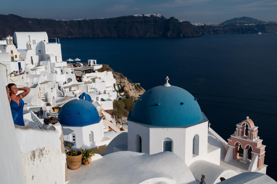 Die beliebte Ferieninsel Santorini in Griechenland. - Copyright: Marcos del Mazo / Kontributor / Getty Images