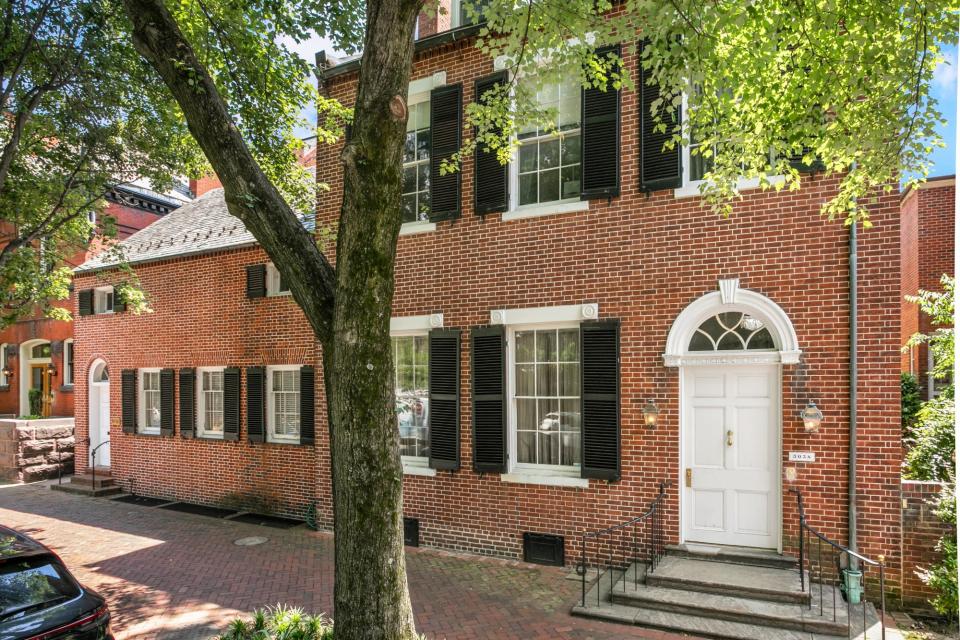The D.C. Mansion Where Jackie Kennedy Lived After JFK’s Assassination Is for Sale