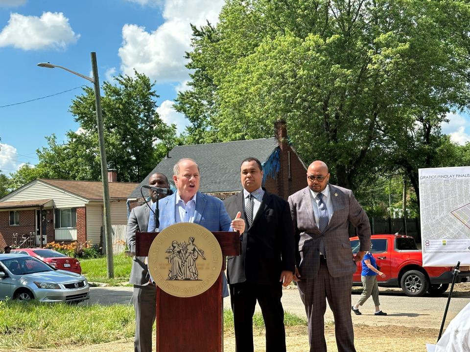 Mayor Mike Duggan announces the first three solar neighborhoods as part of an initiative to generate renewable energy for municipal buildings in the Gratiot-Findlay neighborhood on Monday, June 24, 2024.