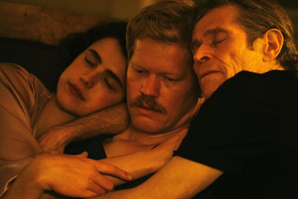 WILLEM DAFOE, JESSE PLEMONS and MARGARET QUALLEY in KINDS OF KINDNESS (2024), directed by YORGOS LANTHIMOS. Credit: Element Pictures/Film4 Productions/Fox Searchlight / Album