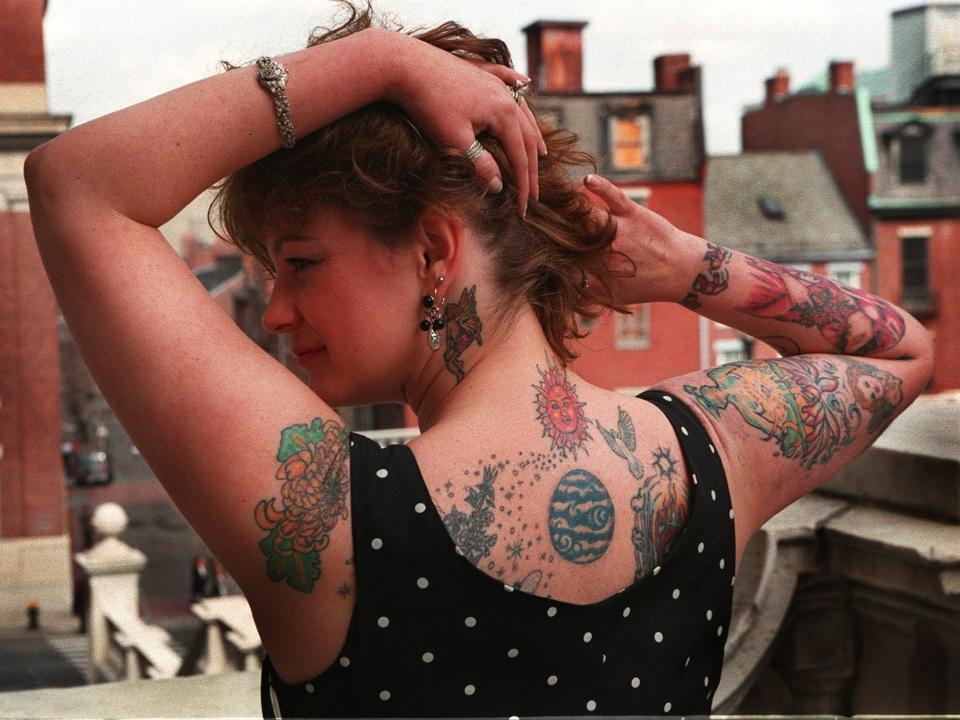 A woman named Rose Pulda showed off her tattoos in 1995.