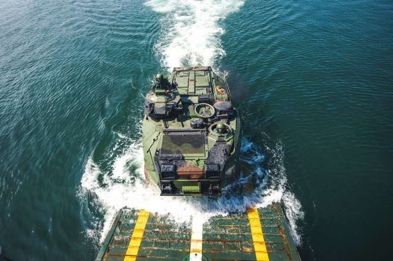 20200804-我國陸戰隊AAV7兩棲突擊車。（取自中華民國海軍臉書）