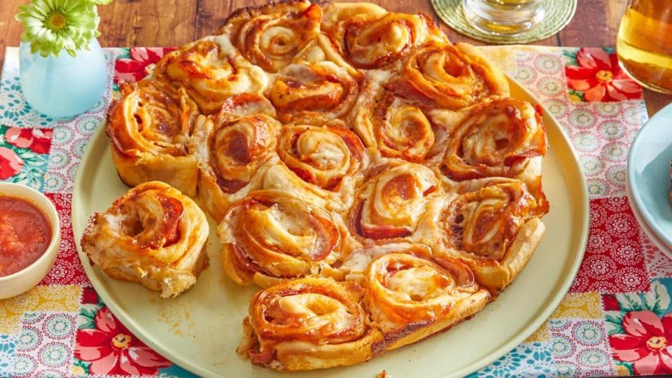 easy appetizers pepperoni pizza rolls