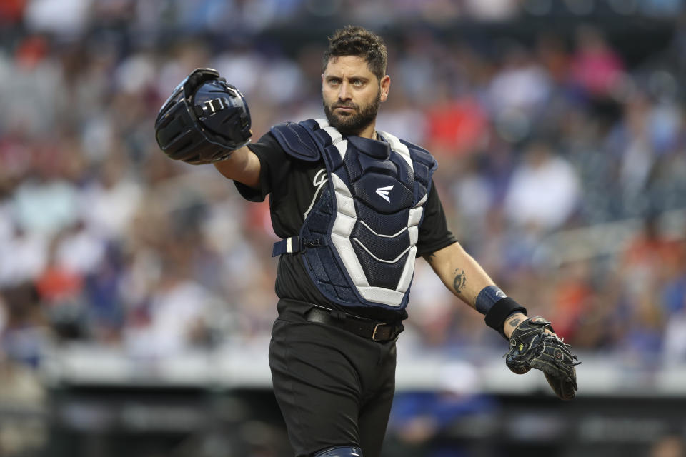 Atlanta Braves catcher Francisco Cervelli gestures toward the dugout during the first inning of the team's baseball game against the New York Mets, Saturday, Aug. 24, 2019, in New York. (AP Photo/Mary Altaffer)