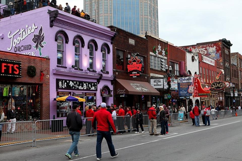 busy street in nashville