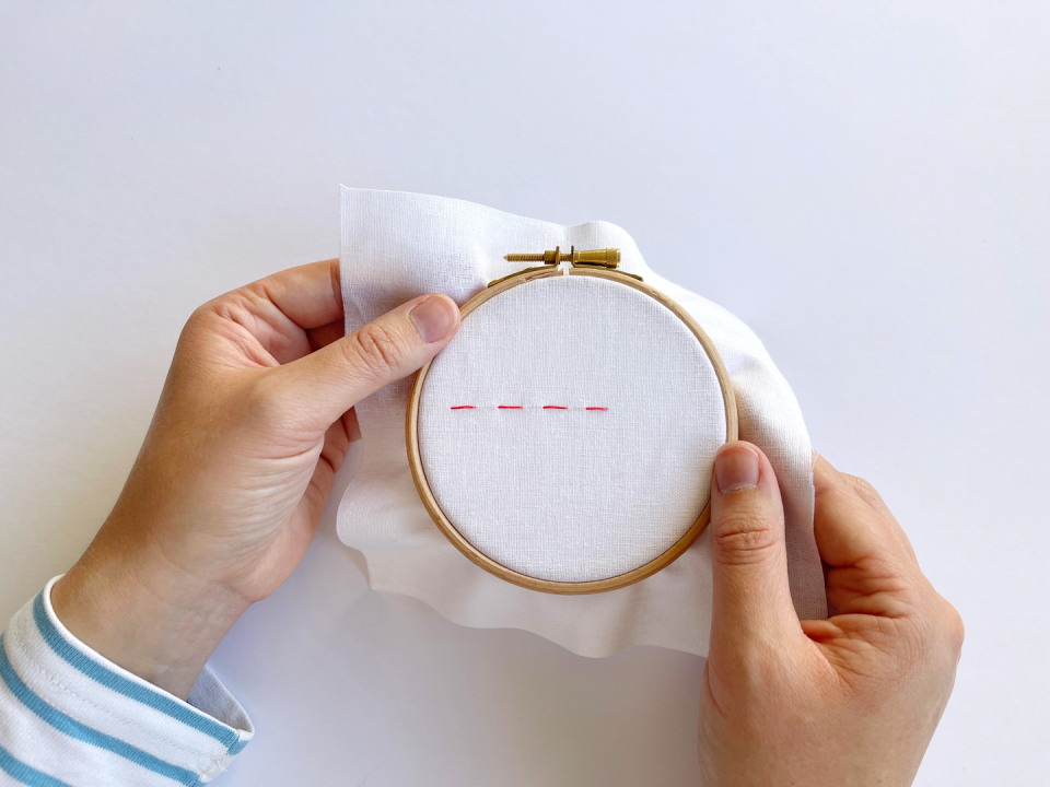 how to do running stitch, basic running embroidery stitch in a hoop