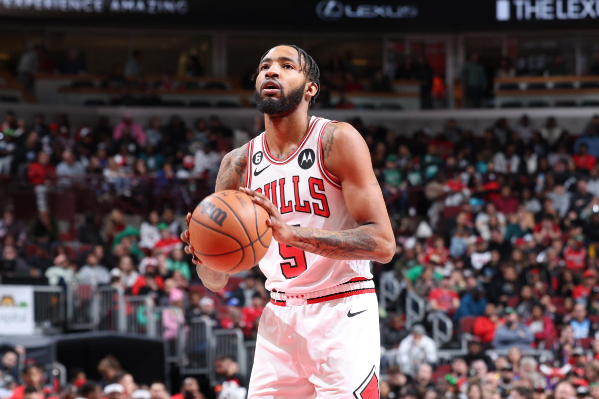 Bulls re-sign forward Derrick Jones Jr. to 2-year deal
