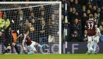 Britain Football Soccer - West Bromwich Albion v Burnley - Premier League - The Hawthorns - 21/11/16 West Bromwich Albion's Darren Fletcher scores their third goal Action Images via Reuters / Andrew Boyers Livepic