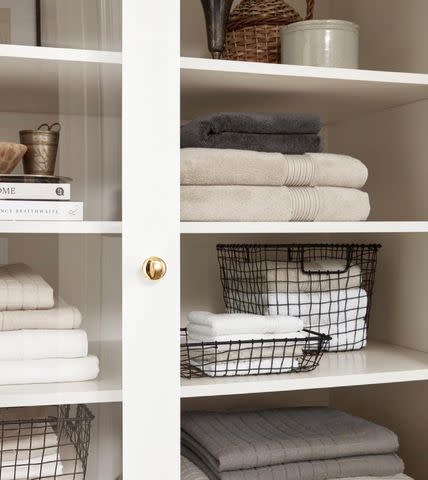 16 Small Linen Closet Organization Ideas