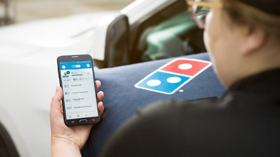 How To Earn $500 A Month From Domino's Pizza Stock Ahead Of Q1 Earnings