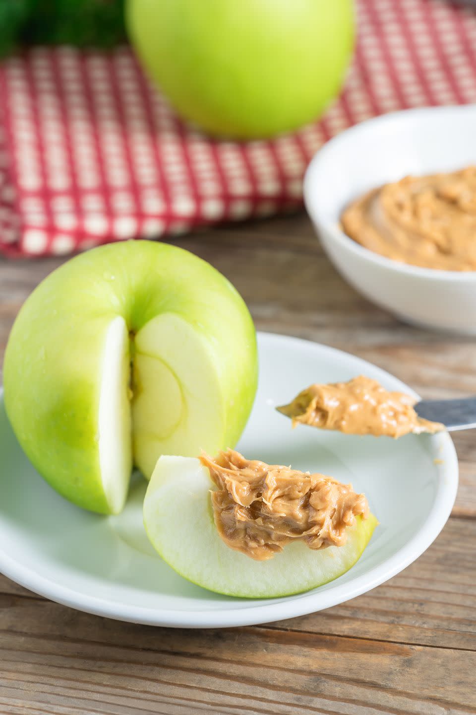 28) Granny Smith Apple With Peanut Butter