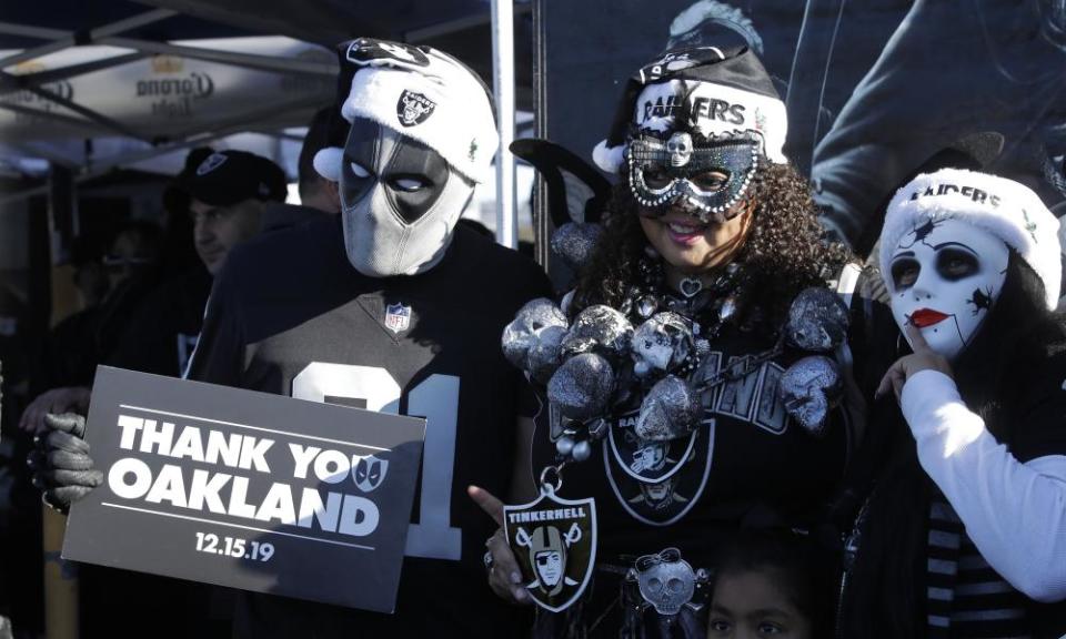 Oakland Raiders fans bid farewell to their home before the team’s move to Las Vegas