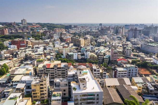 錫蘭認為台灣的街景、市容不應該存在鐵皮加蓋的畫面。（示意圖／達志影像）