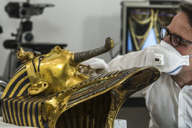 Tutankhamun mask: Egypt museum staff face trial over botched beard job