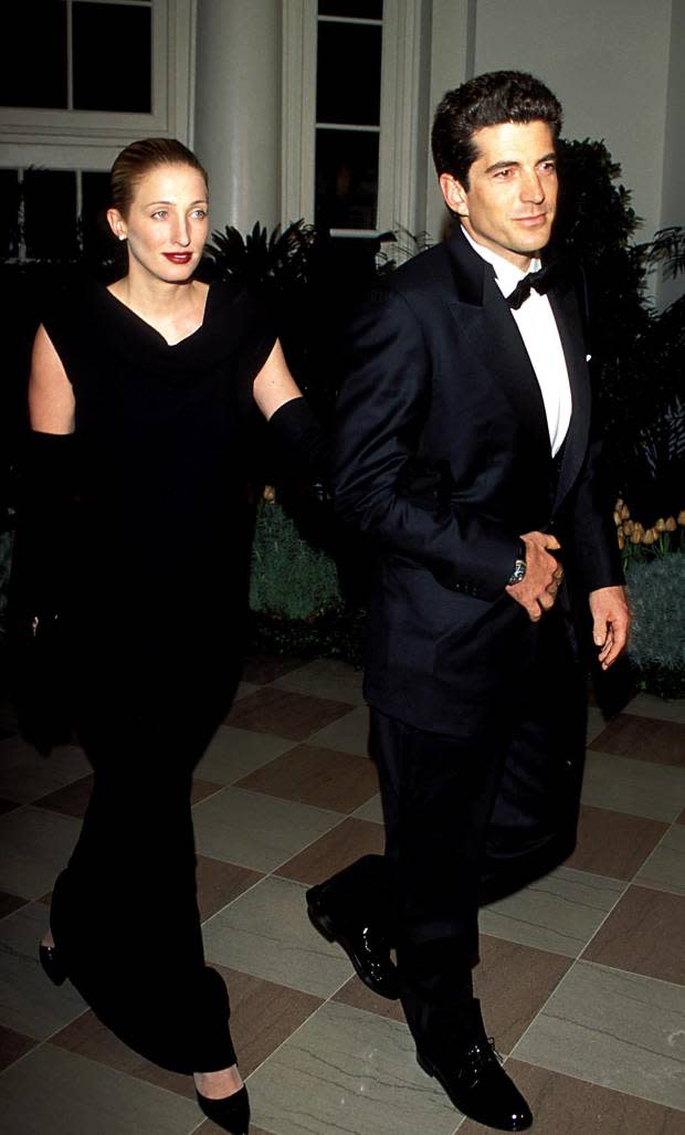 <p>IMAGO / ZUMA Wire</p><p>This genetically blessed couple met in 1992, when Bessette was working as a publicist at Calvin Klein and Kennedy was in a relationship with actress <strong>Daryl Hanna</strong><strong>h</strong>. It wasn’t until 1994 that they got together, although they became inseparable at that point and married in a secret ceremony in 1996.</p><p>Tragically, Kennedy, Bessette and her sister died in a plane crash in 1999.</p>