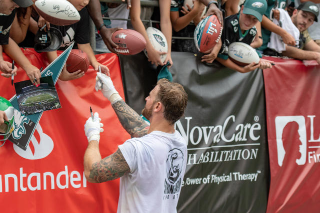 NFL: Eagles training camp opens, Sports