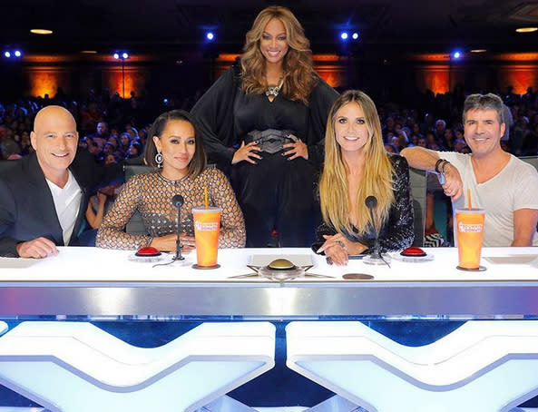 <p>Auch auf dem offiziellen Gruppenbild scheint Banks noch nicht so ganz mit ihren künftigen Kollegen zu harmonieren. Die zwölfte Staffel von „America’s Got Talent“ startet am 30. Mai im US-Fernsehen. Dann wird sich zeigen, wie der Neuzugang neben Klum & Co. bestehen kann. (Bild: Screenshot/Instagram/NBC) </p>