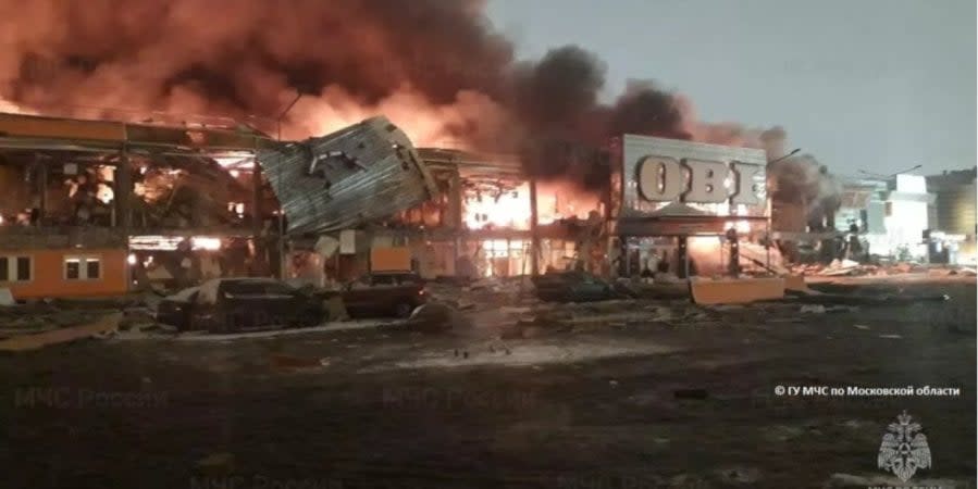 The MegaKhimki shopping center caught fire in Moscow