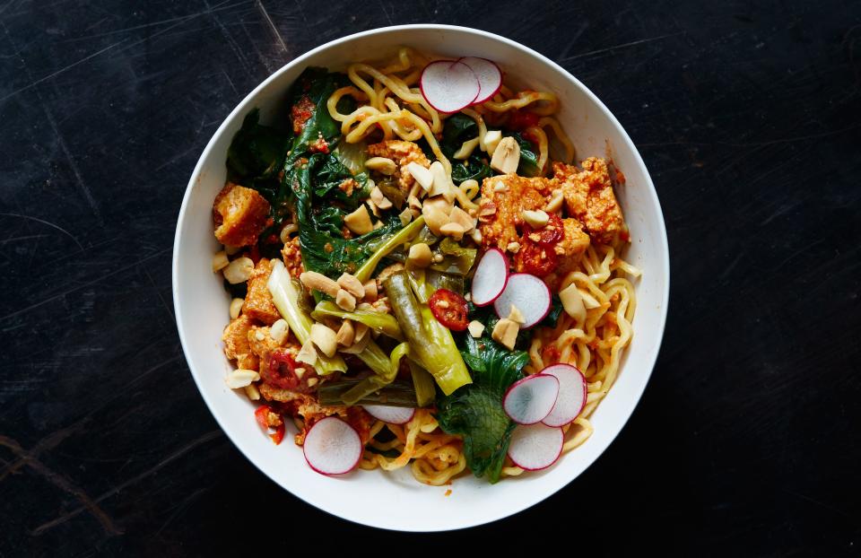 Ramen Noodle Bowl with Escarole and Spicy Tofu Crumbles