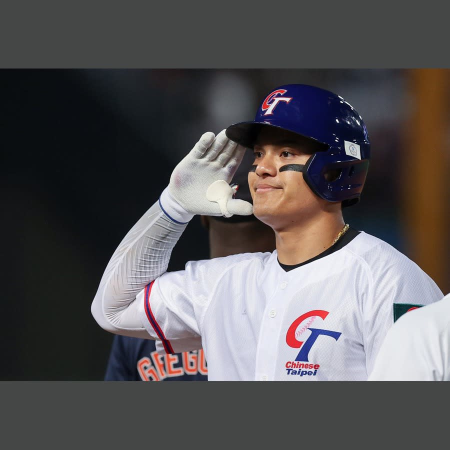 旅美棒球好手張育成在今天遞交中華職棒報名表將投入選秀。