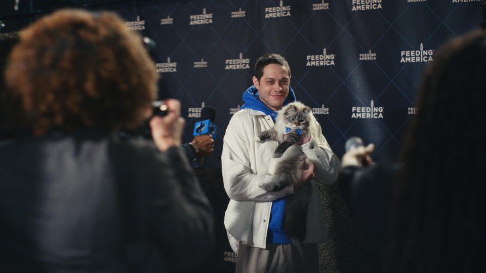 Pete Davidson and Mayo Cat.<p>Hellmenn's</p>