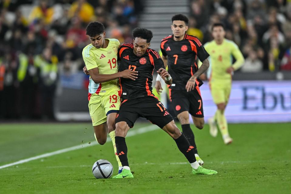 Durante la racha de 22 partidos sin perder, Colombia superó a España en duelo disputado en Londres. (Foto: Vincent Mignott/DeFodi Images via Getty Images)