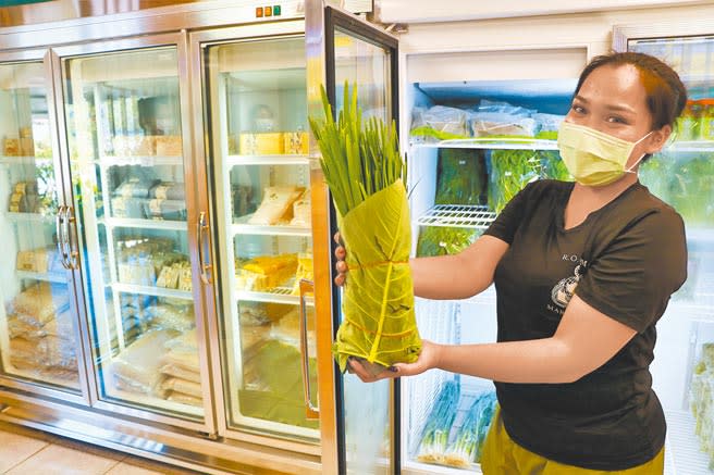 屏東來義鄉「部落蔬店」實體店面業績增4成、宅配增6成，近來還將推出蔬菜箱。（謝佳潾攝）