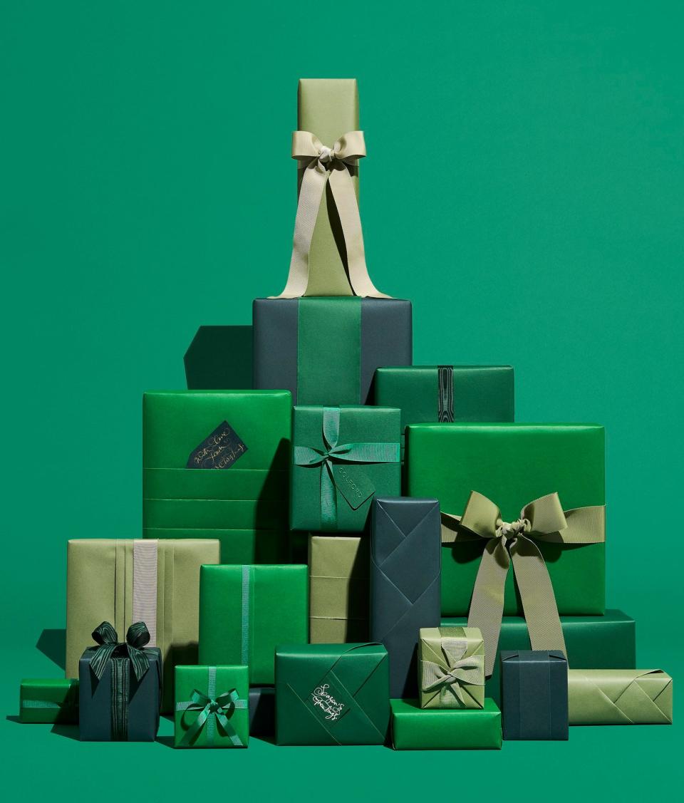 Christmas present gift wrapping guide