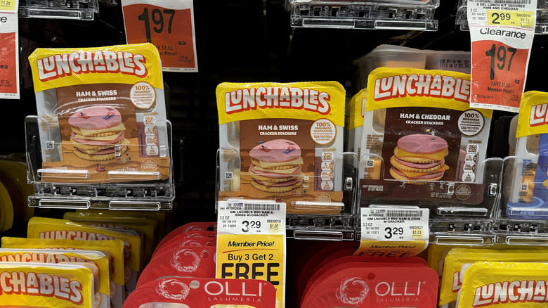 Lunchables on grocery store display